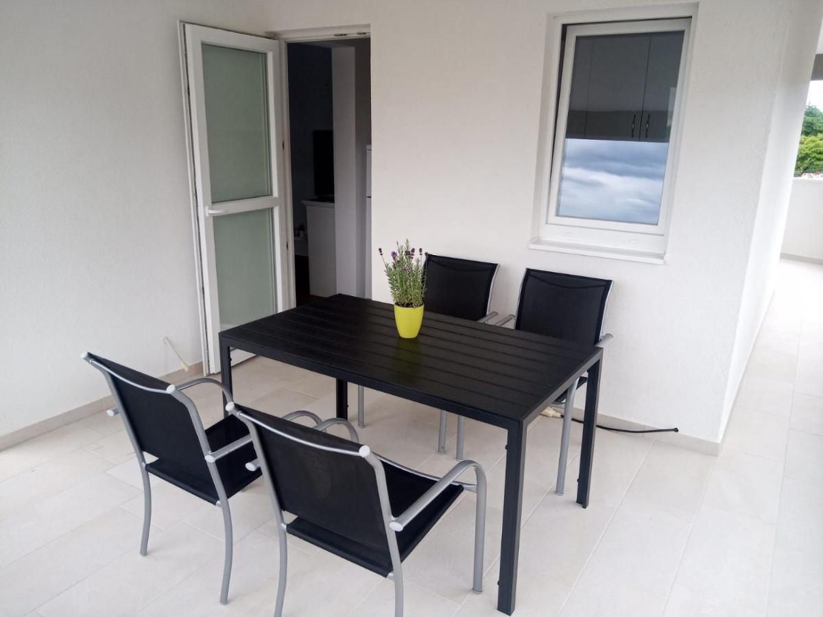 Apartmani Sol Vlasici Pag Town Luaran gambar